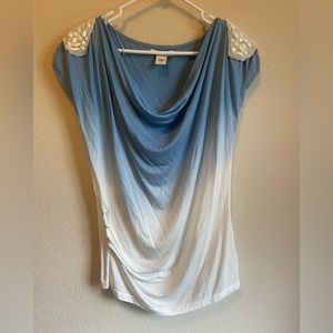 Arden B shoulder Beads size Medium Blue and White Ruched Top